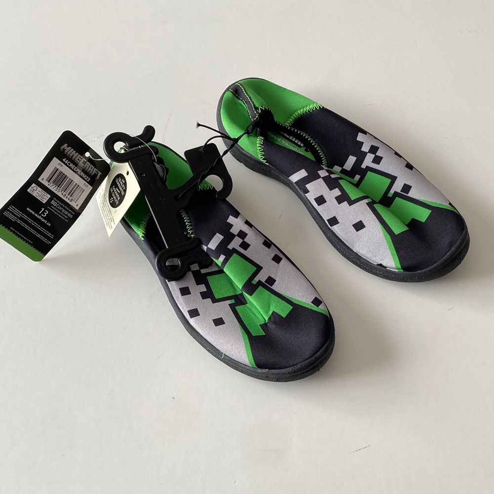 KID US 13Y Minecraft Water Shoes - Green and Black
